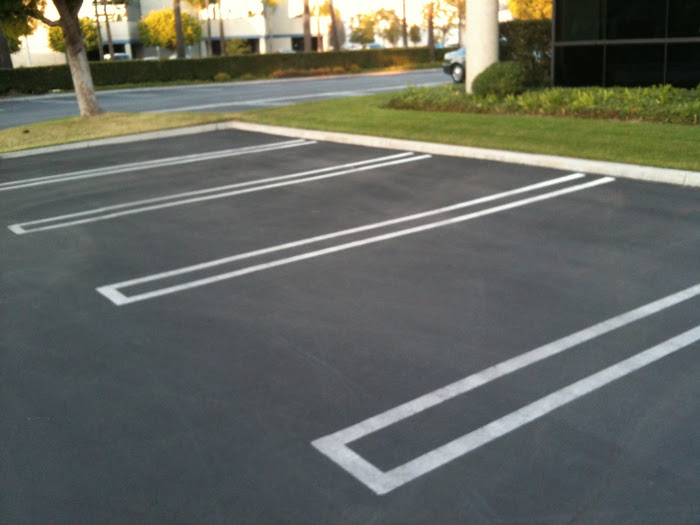 駐車場の仕切り線
