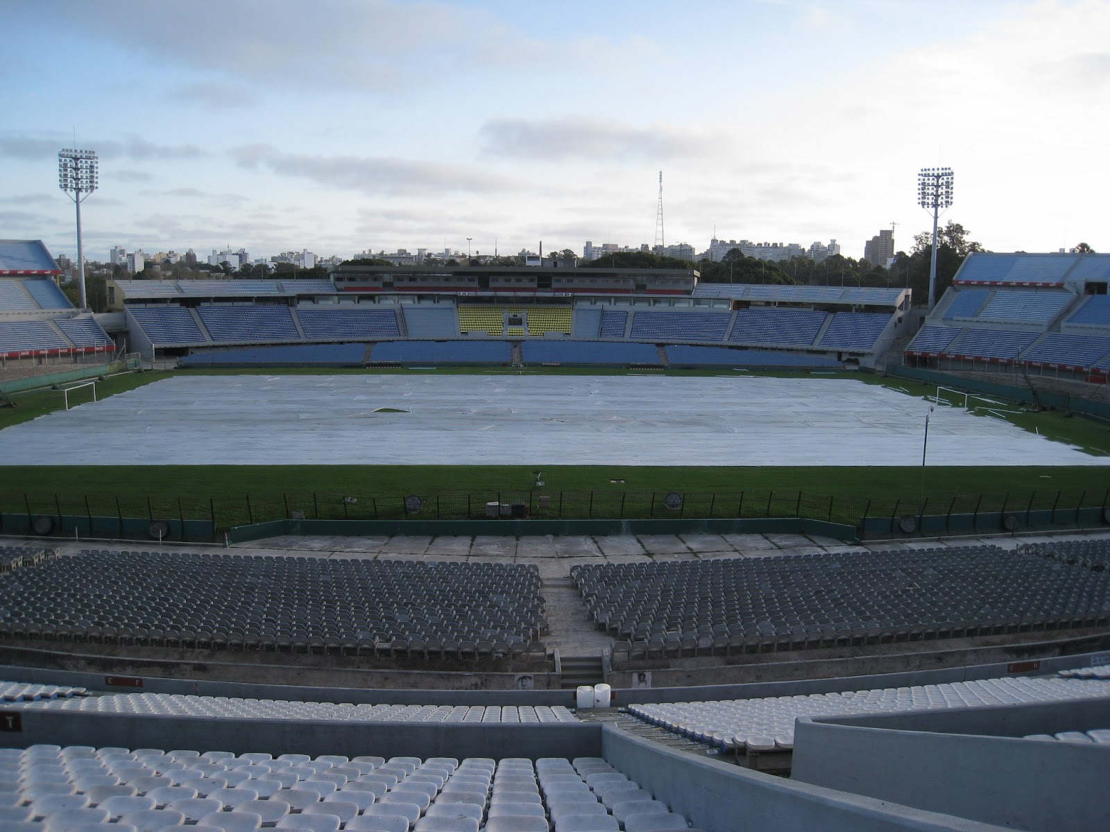 モンテビデオ13