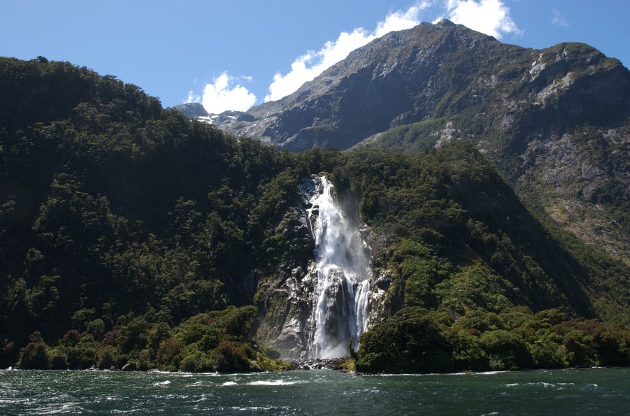 Lady Bowen Falls(ニュージーランド)