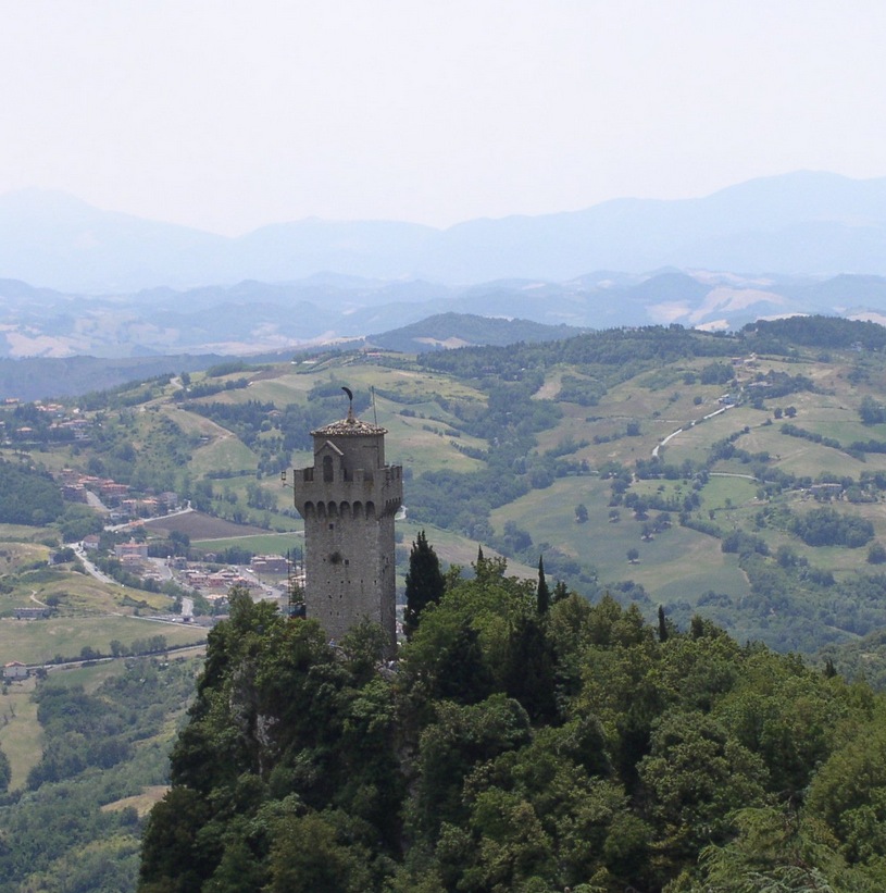 サンマリノの3つの城砦03