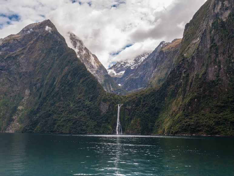 Stirling Falls(ニュージーランド)