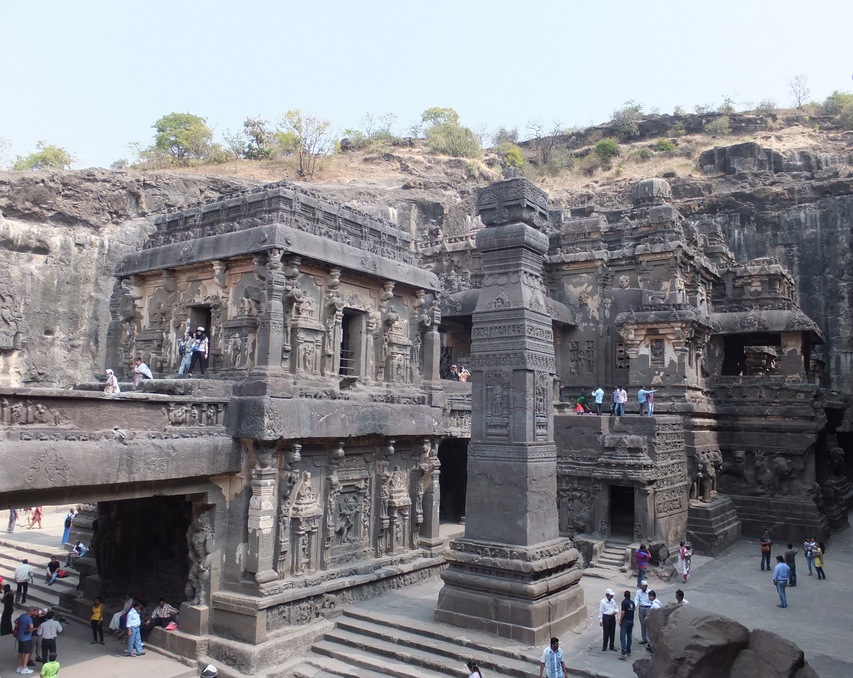 エローラ石窟群02