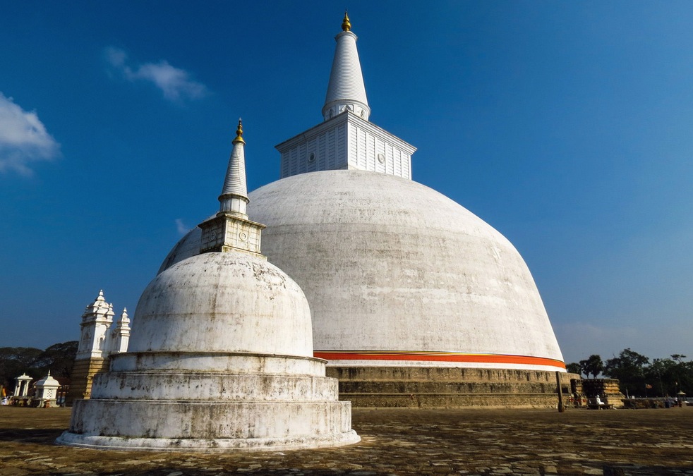 アヌラーダプラのストゥーパ03