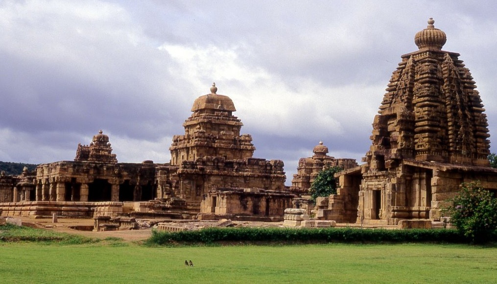 パッタダカルの寺院01