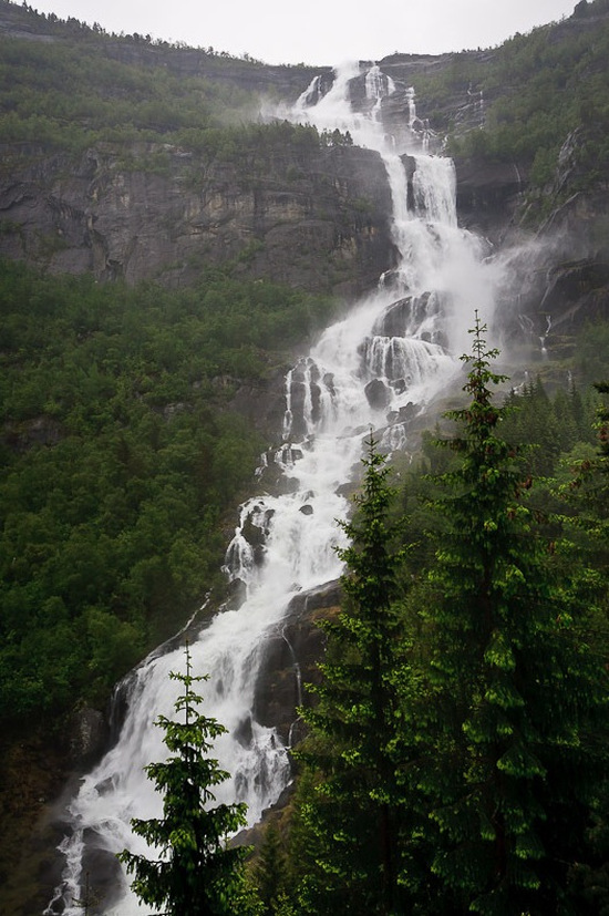 Tjørnadalsfossen(ノルウェー)