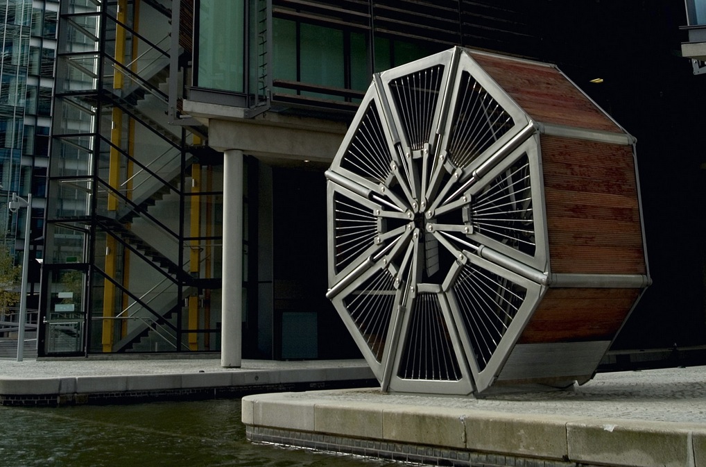 Thomas Heatherwick rolling bridge