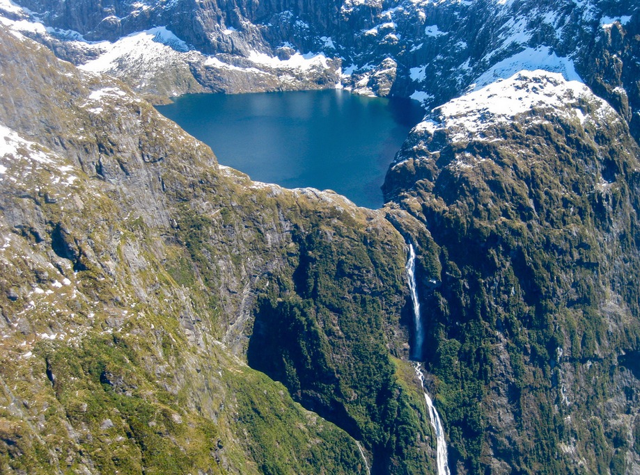 Browne Falls(ニュージーランド)