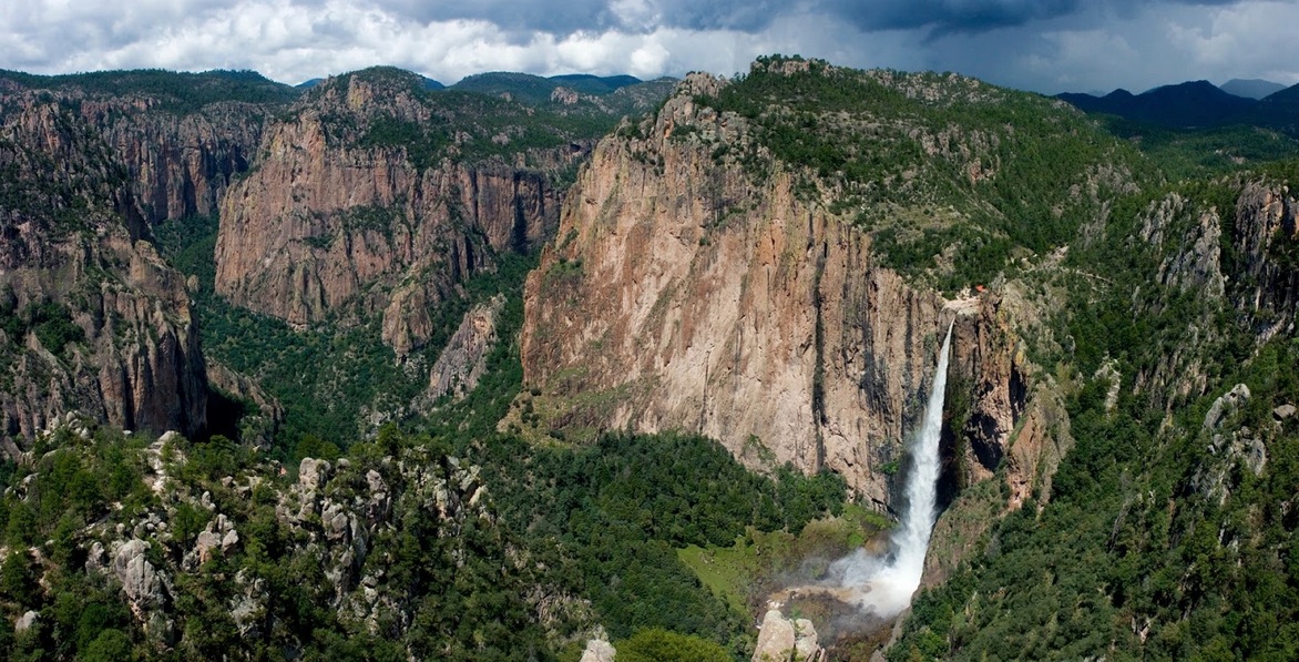 Cascada de Basaseachic(メキシコ)
