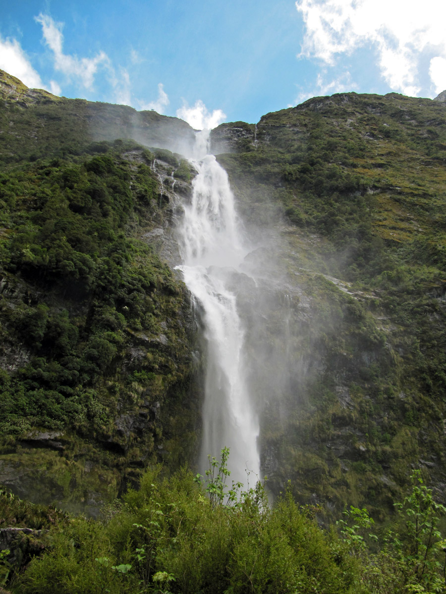 Sutherland Falls(ニュージーランド)