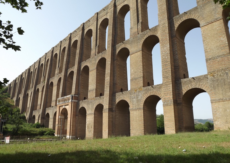 ヴァンヴィテッリの水道橋01